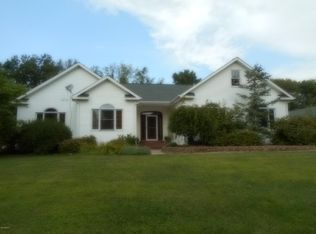 12877 36th St SE, Lowell, MI 49331