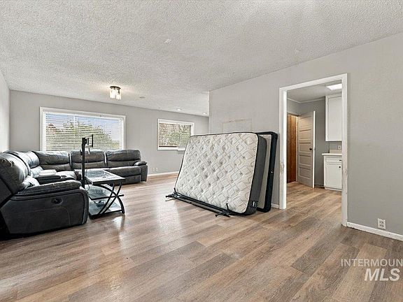 5th image of 4505 Ustick Rd