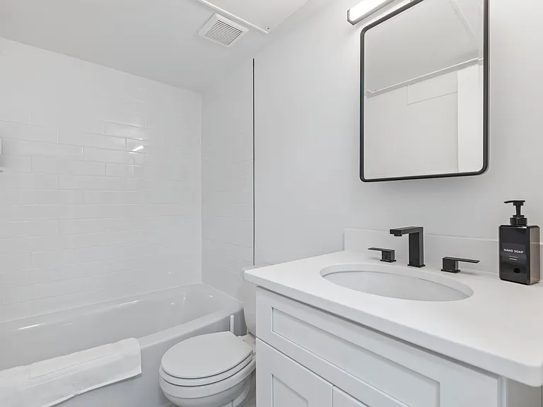 The Gallery Apartments — Photo 32