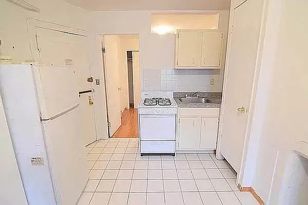 Rented by J Misrahi Realty Corp | media 4