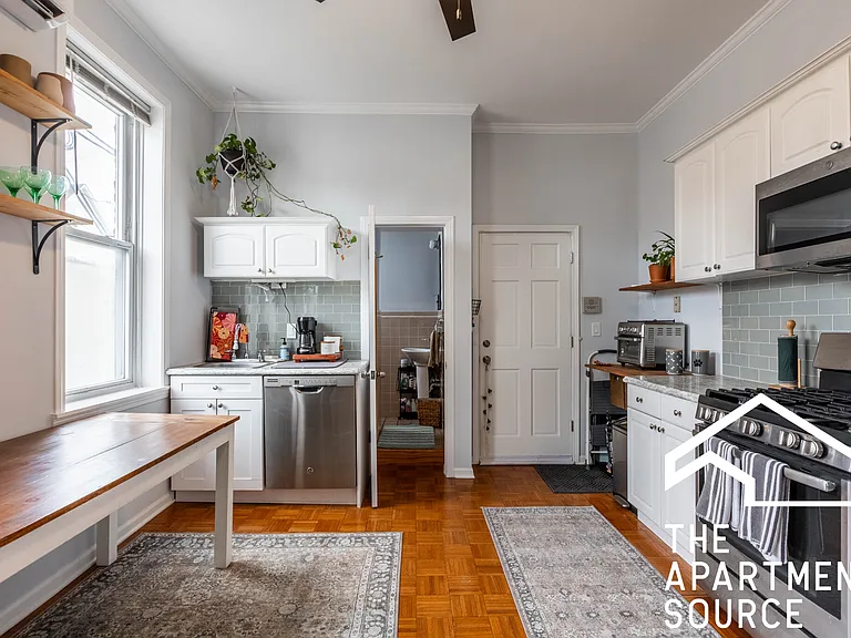 2215 W Wellington Ave #1F — Photo 7