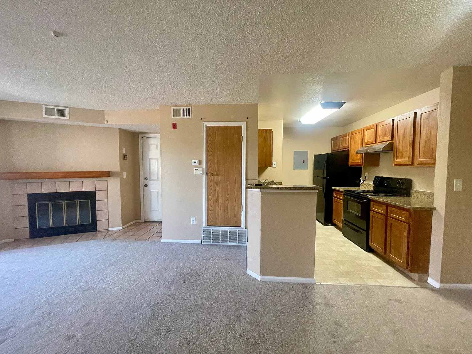 2 bed, 895 sqft, $1,699 — Photo 4