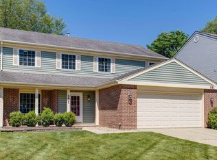 151 Lilac Ln, Buffalo Grove, IL