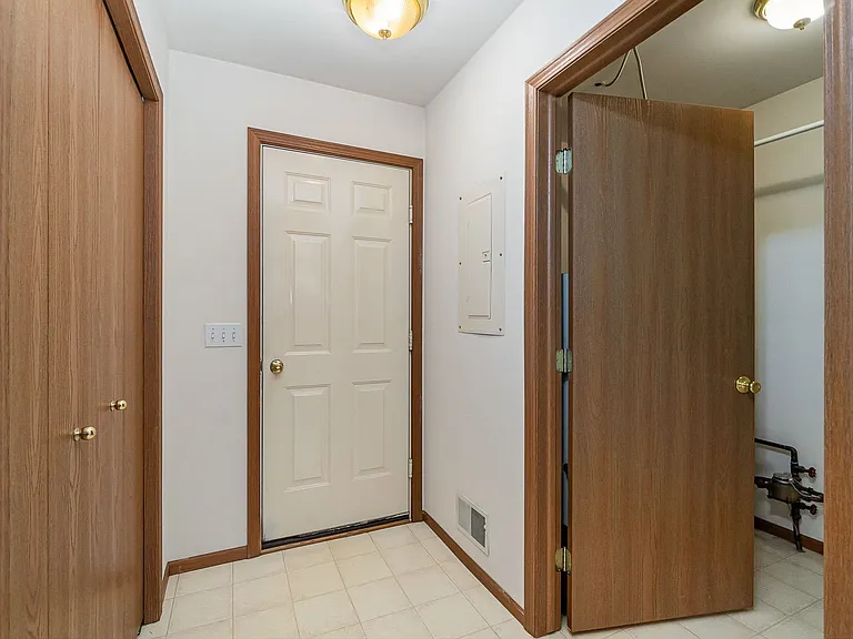 2428 Morning Dawn Dr — Photo 3