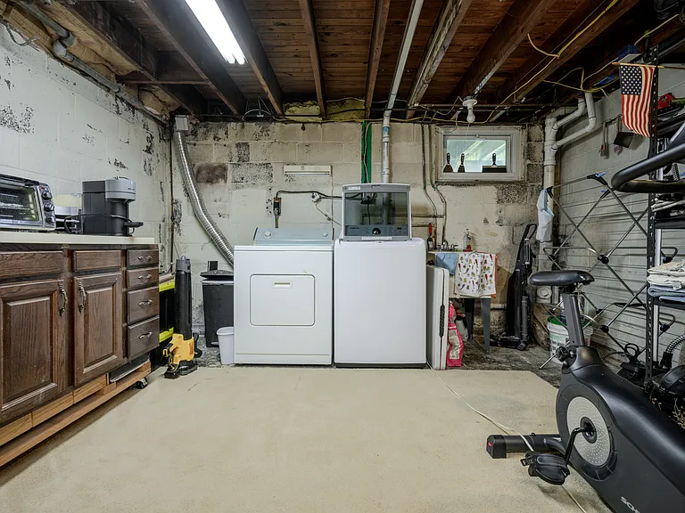 2518 Franklin Ave — Photo 18