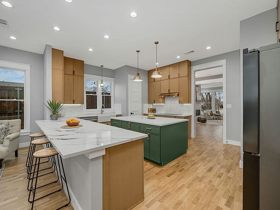 2nd image of 6047 Velasco Ave