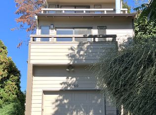 2860 NE 54th St, Seattle, WA 98105