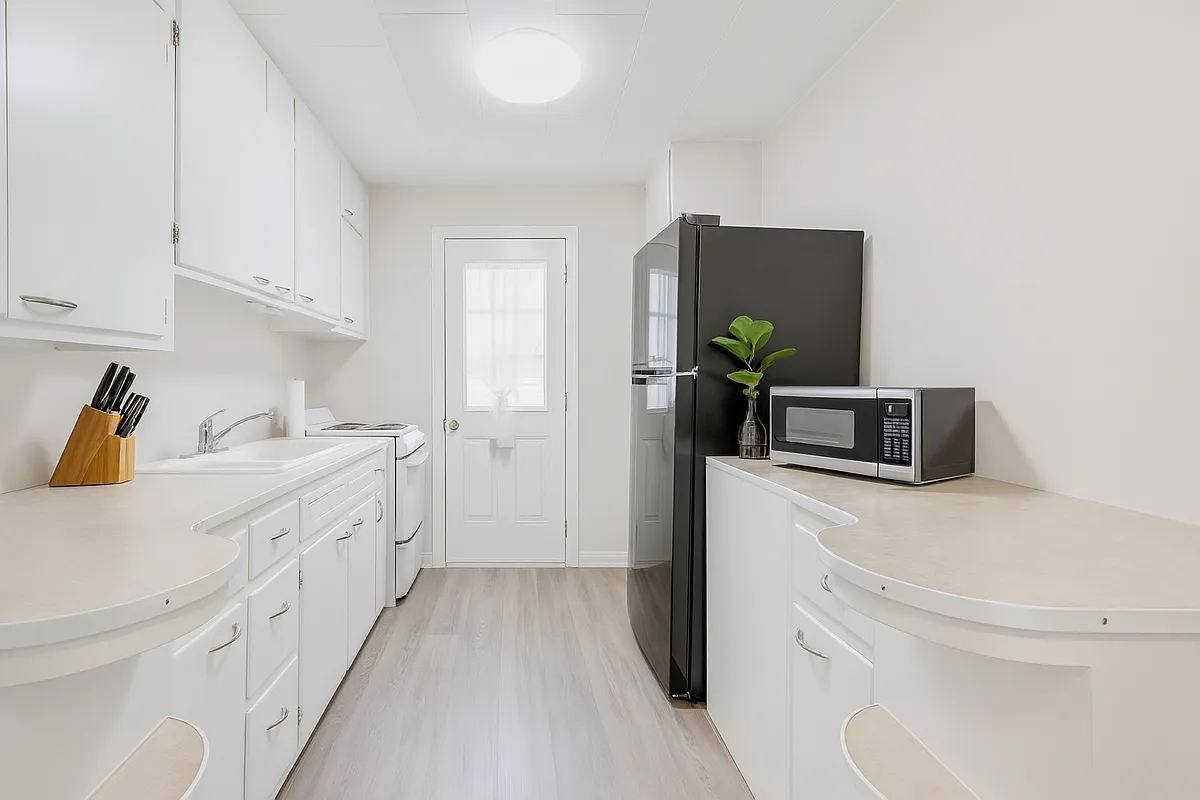 Photo 2 of 19 - 5025 28th Ave S #3 - Gulfport, FL Building Photo - 5025 28th Ave S #3