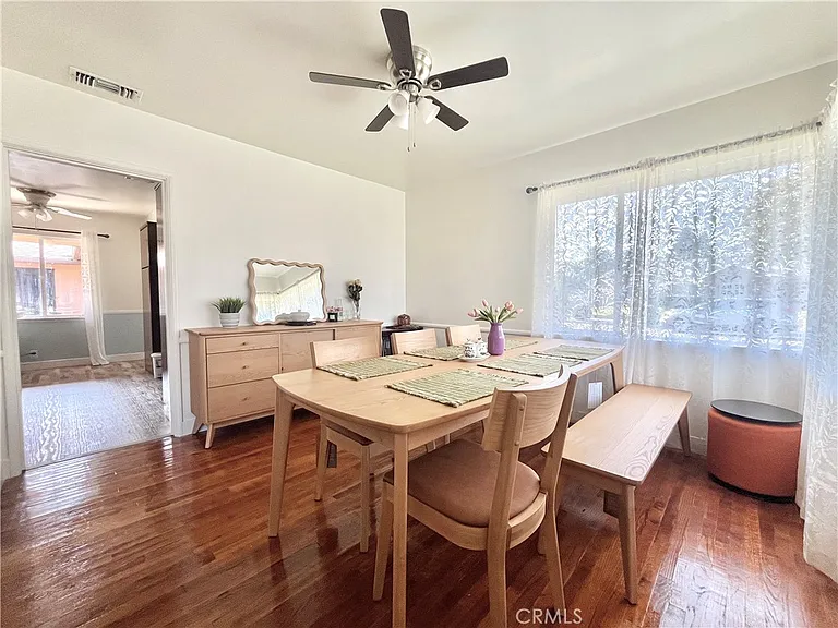 729 N California St — Photo 6