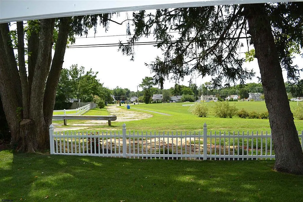 4 bed, 1776 sqft, $3,875 — Photo 3