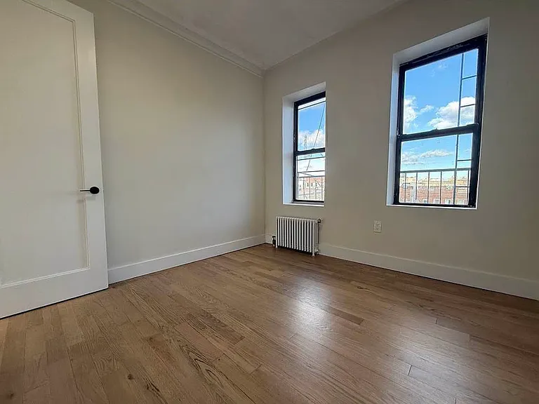 367 S 5th St #3H — Photo 3