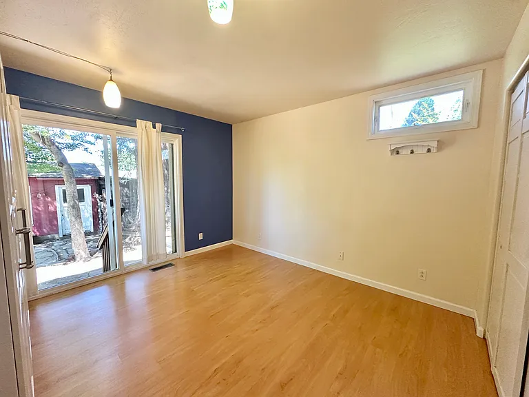 11 Hillview Ave — Photo 17