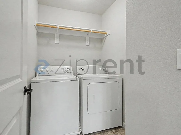 28623 Greenway Dr — Photo 27