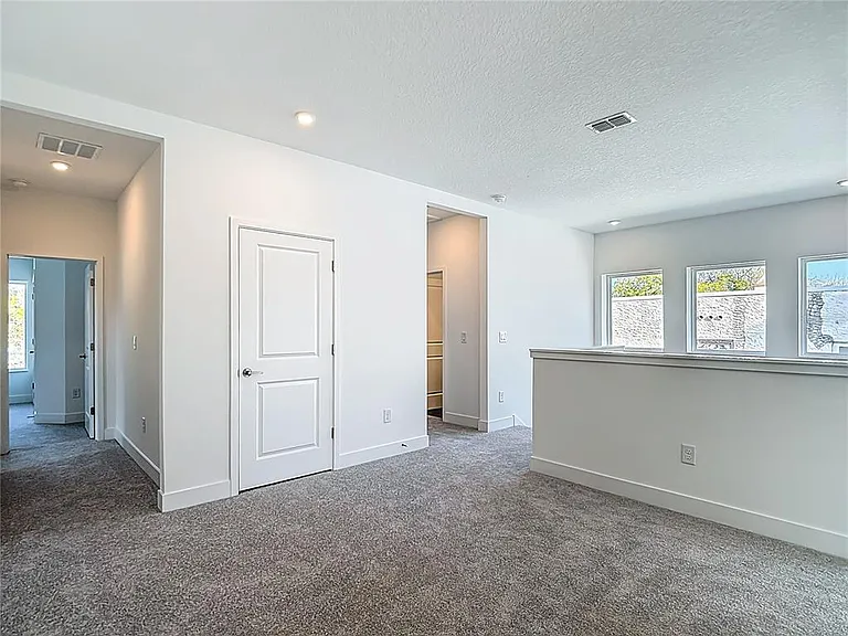410 S West Shore Blvd — Photo 43
