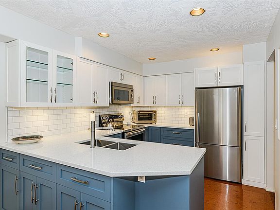 5th image of 510 Marsett Pl #405