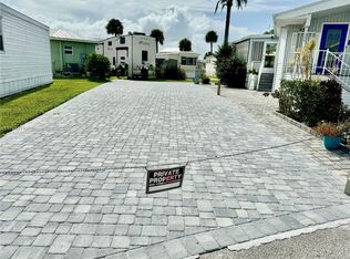 1007 Nettles Blvd, Jensen Beach, FL 34957