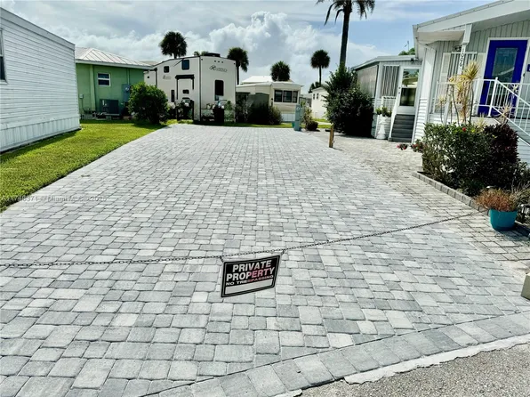 1007 Nettles Blvd, Jensen Beach, FL 34957