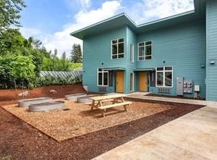4225 NE Highland Ct #F09AE3B32, Portland, OR 97218