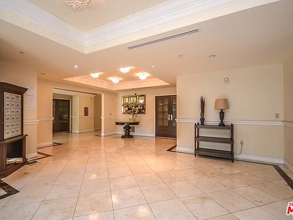 4th image of 837 S Crenshaw Blvd #203