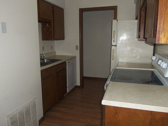4th image of 1391 Parkside Dr