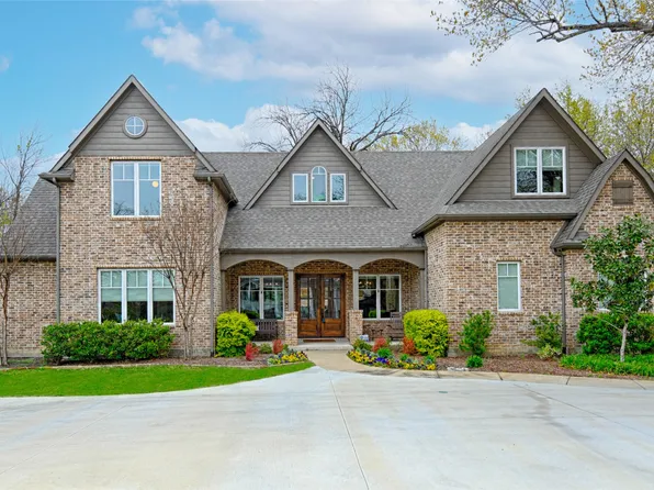 2737 Farmers Branch Ln, Farmers Branch, TX 75234