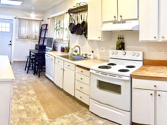 Kitchen and breakfast nook