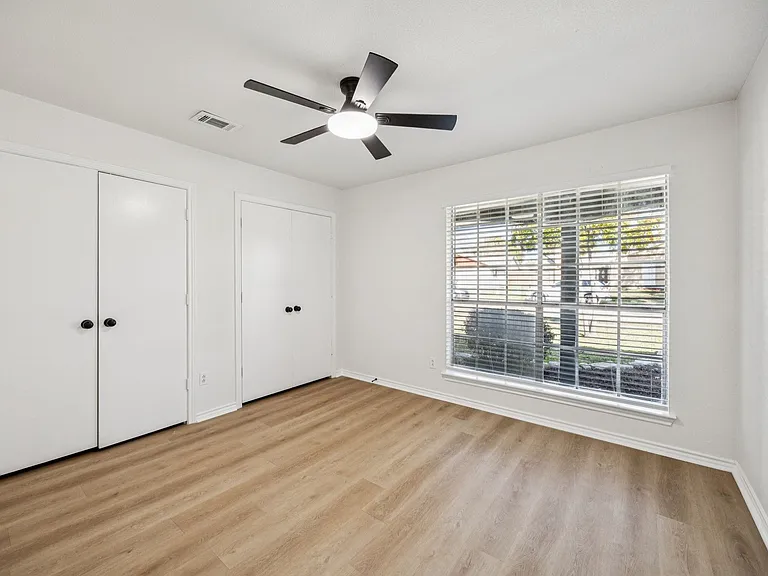 5909 Mark Ln — Photo 14