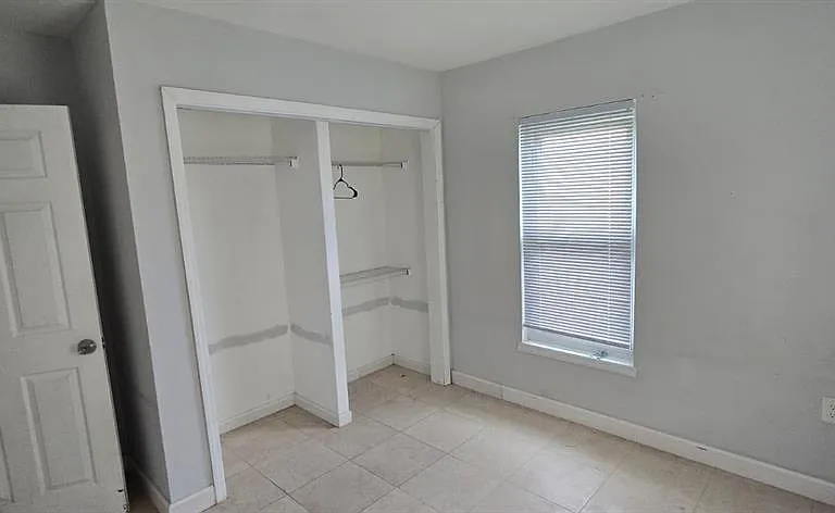 480 Sharon Cir — Photo 8