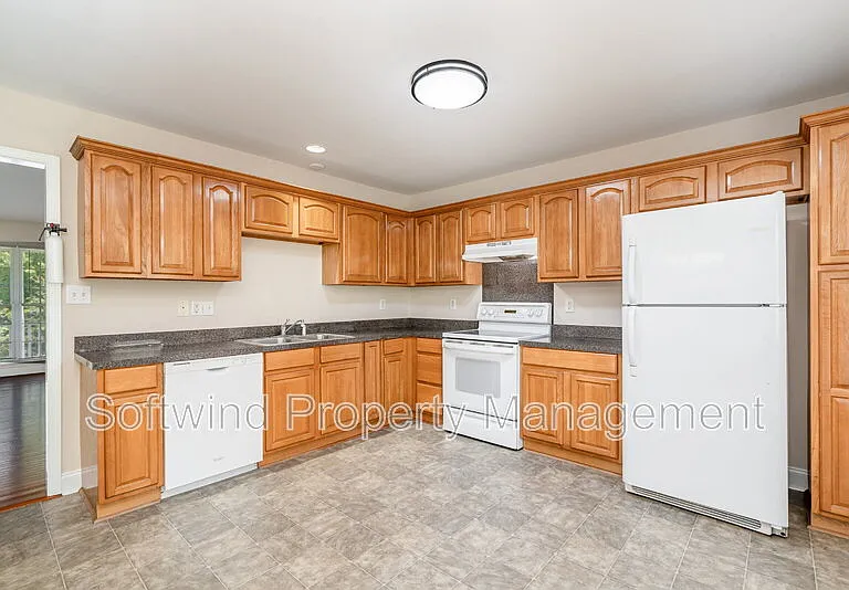 1803 Red Bird Cir SE — Photo 6