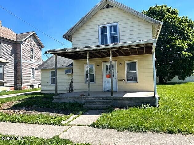 1st image of 209 W Broadway St