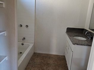 1721 Pacific St APT C, Bakersfield, CA 93305