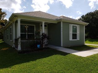 111 Plum St, La Marque, TX 77568