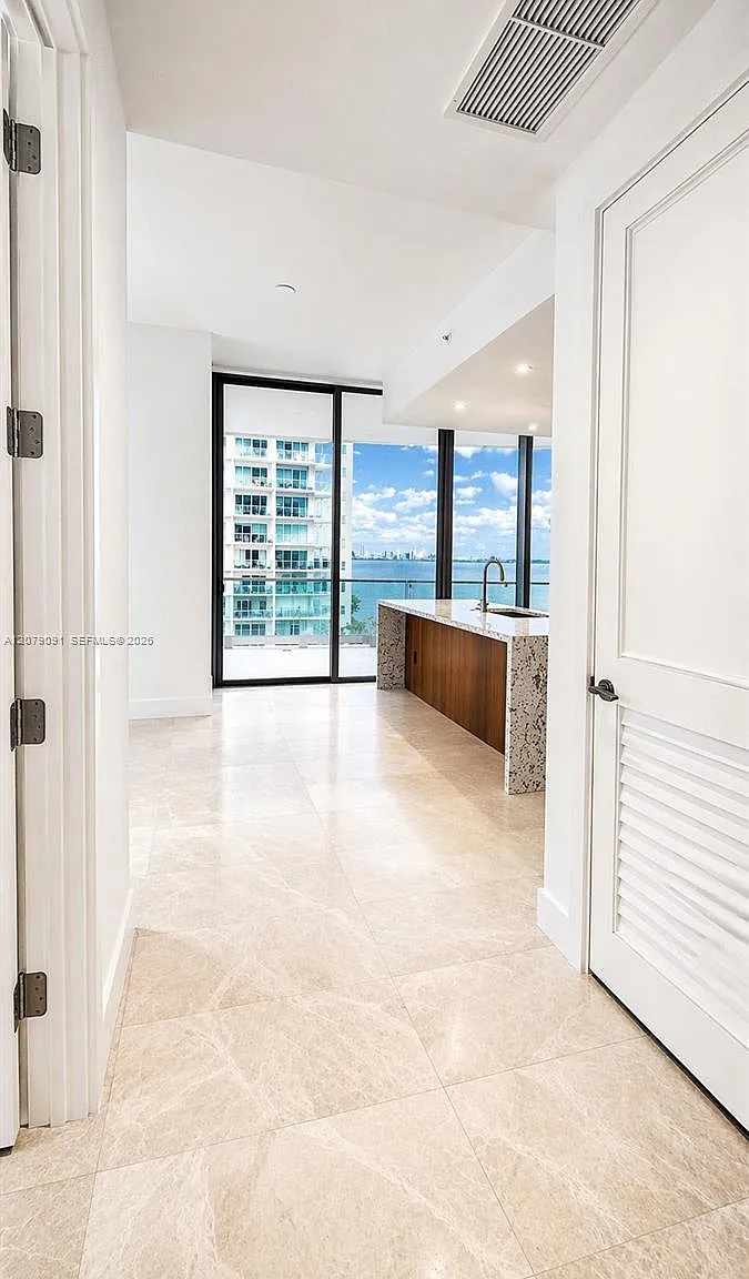 Una Residences — Photo 3