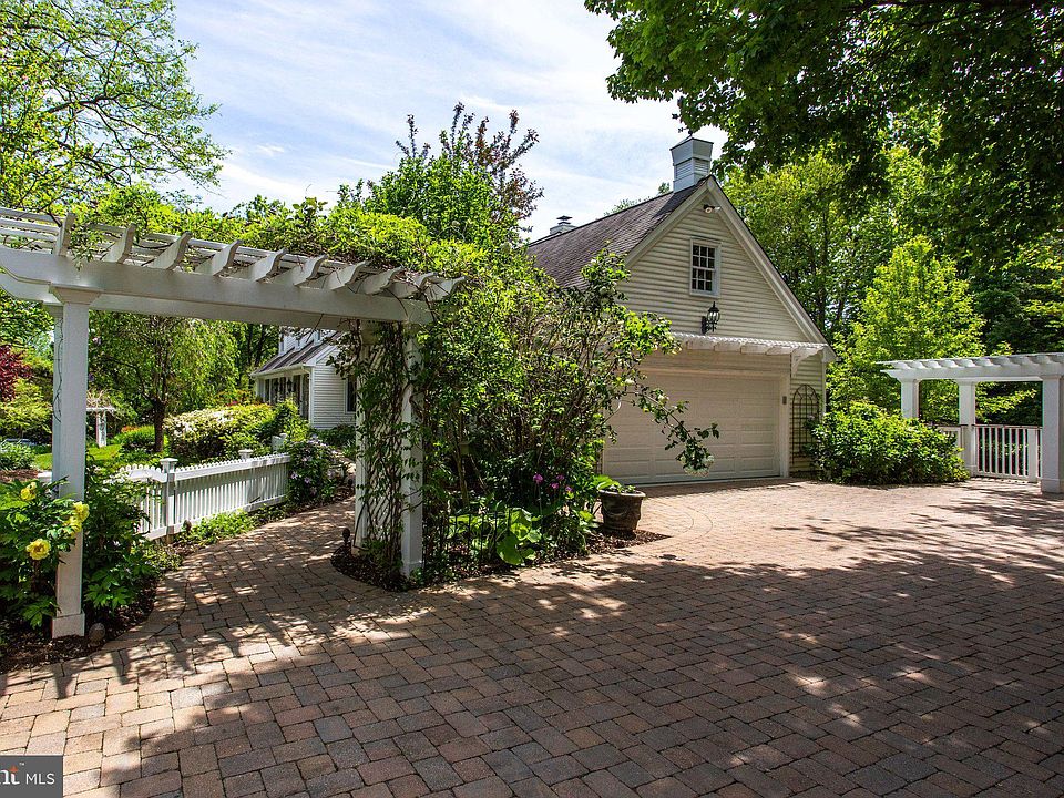 10207 Yellow Pine Dr, Vienna, VA 22182 Zillow