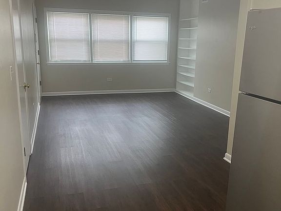 4th image of 1710-16 Touhy Ave #1716-1A