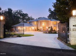 7675 Sandy Hollow Dr SE, Alto, MI