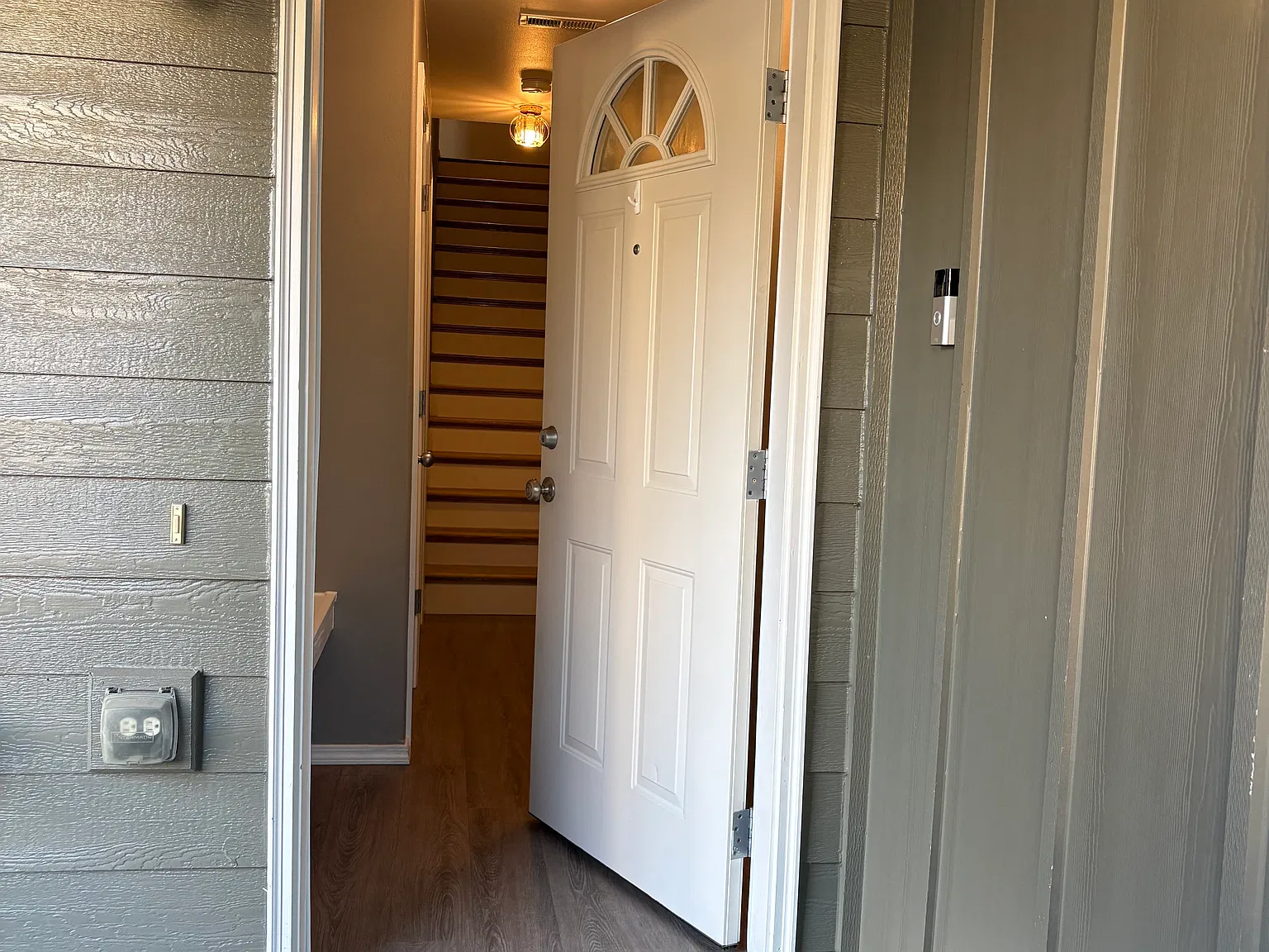 2 bed, 2.5 bath, 1350 sqft, $2,450 — Photo 3
