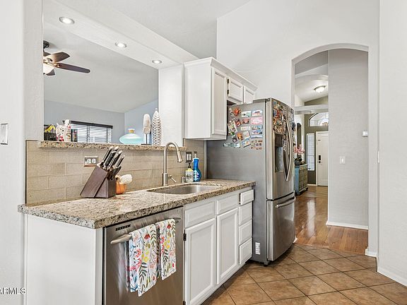 3rd image of 677 N EL DORADO Drive