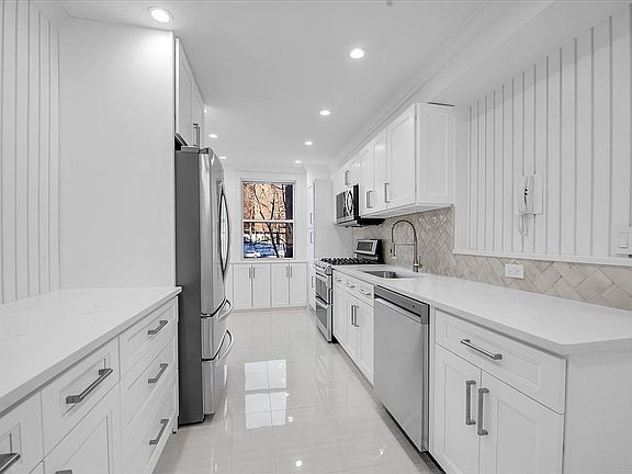 3rd image of 3755 Henry Hudson Pkwy APT 4H