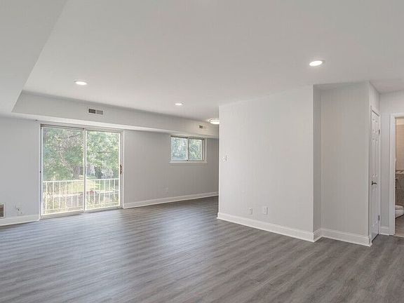 Living Area (1BR, 1BA 788SF)