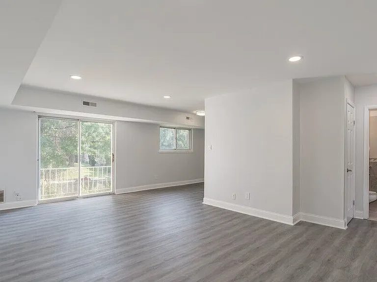 Living Area (1BR, 1BA 788SF)
