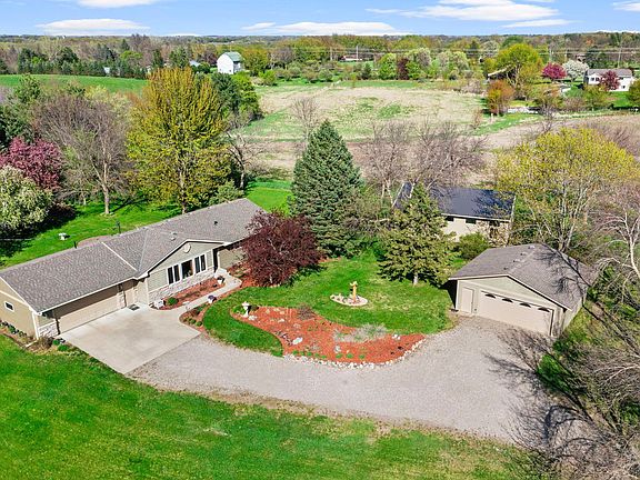 3rd image of 21650 Oakdale Dr