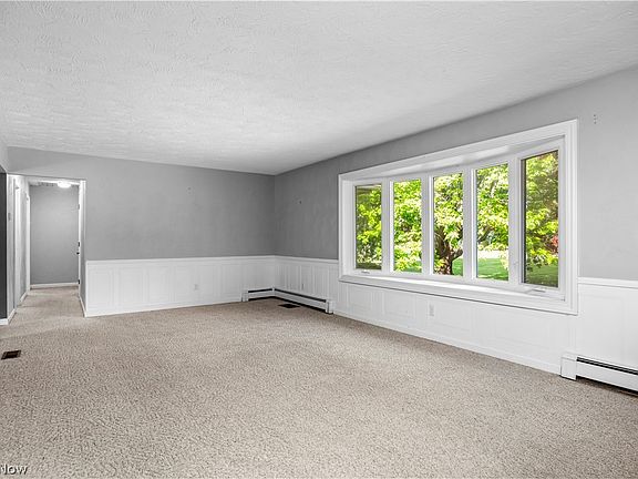 4th image of 44675 Middle Ridge Rd