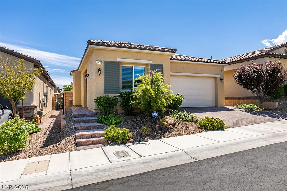 4 bed, 3.0 bath, 1825 sqft, $2,650 — Photo 2