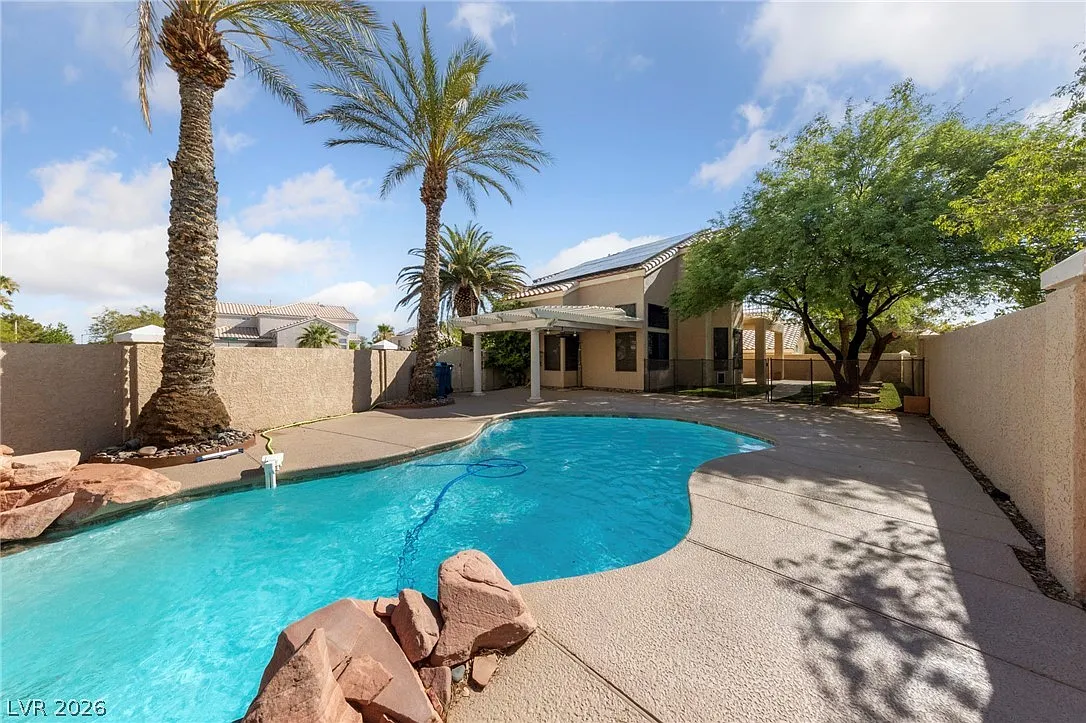 4 bed, 2.5 bath, 1793 sqft, $2,995 — Photo 1