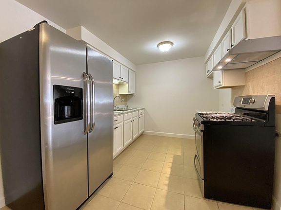 5th image of 8806 Briar Ct APT 3C