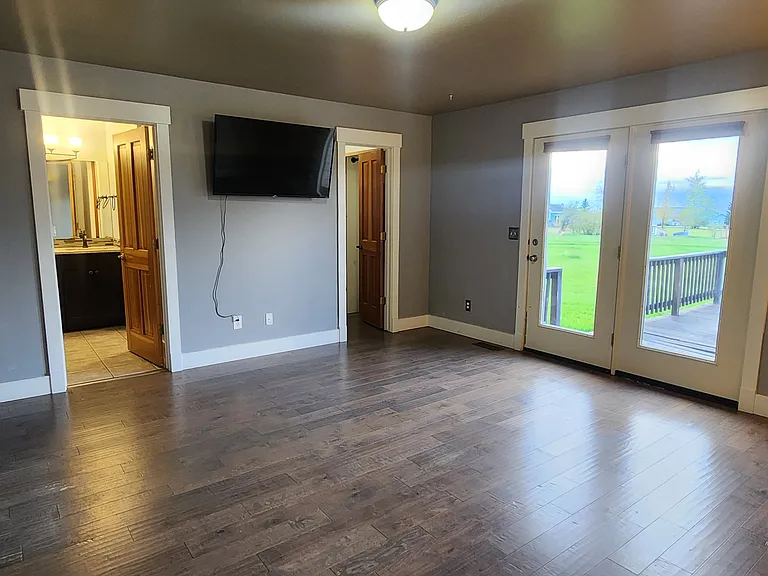 8105 Alamosa Ln — Photo 15