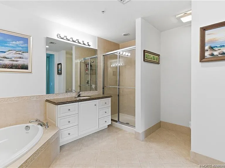 1 Harbour Isle Dr #104 — Photo 30