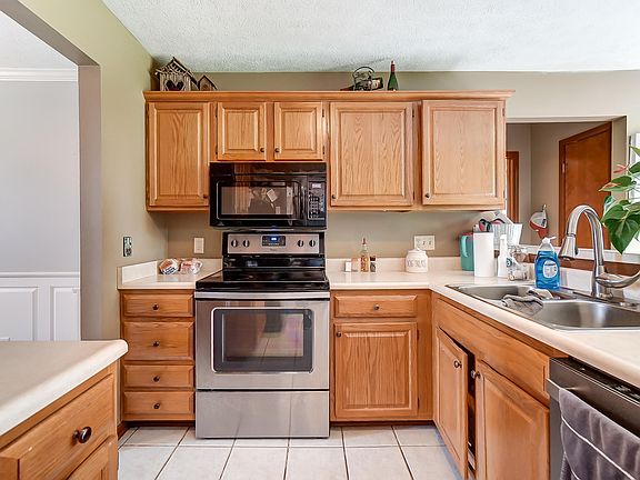 5th image of 5982 Ridgewood Rd W