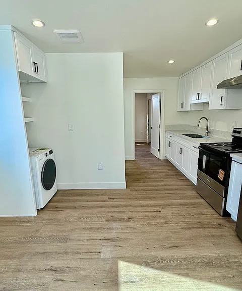 1069 Sentinel Ave #1/4 — Photo 3